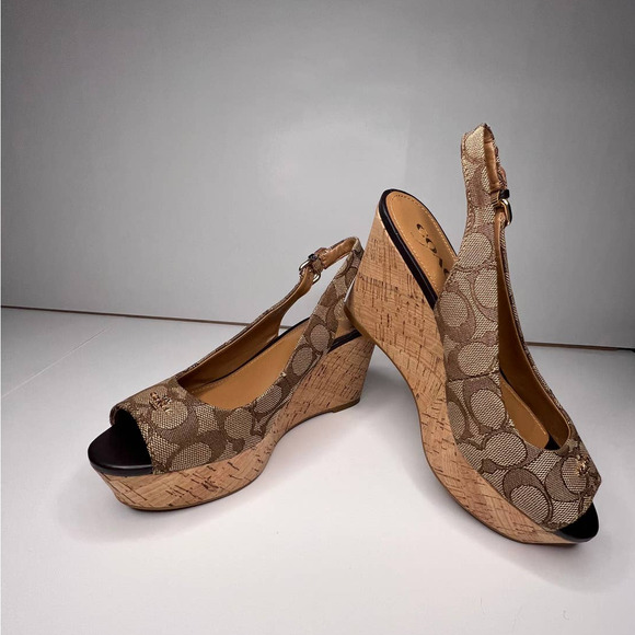 Coach Authentic Ferry Wedges Open Toe Gold Logo Platform Sandals Size 6 AS IS - Picture 1 of 12